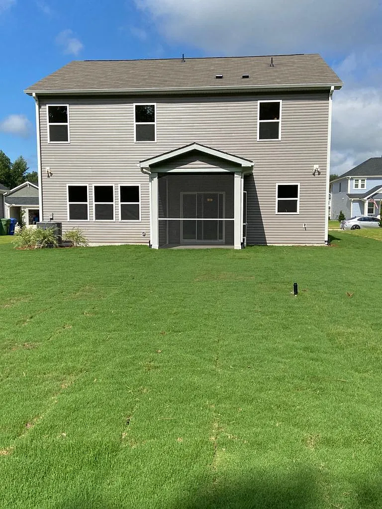 Building Photo - 261 Summer Ranch Dr