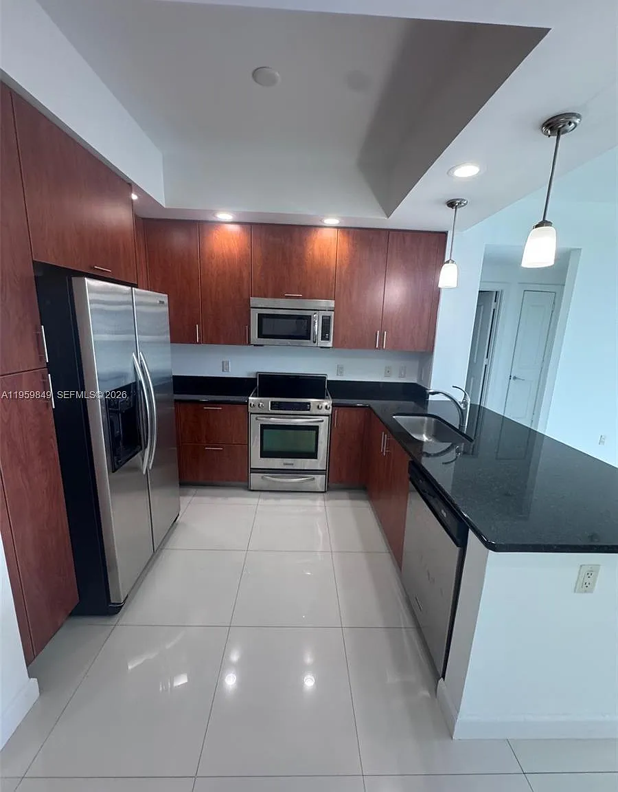 Strada 315 Condo — Photo 3