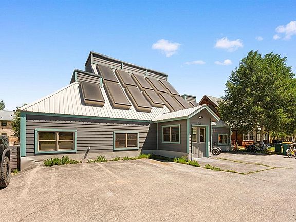 3rd image of 619 Gothic Avenue #4