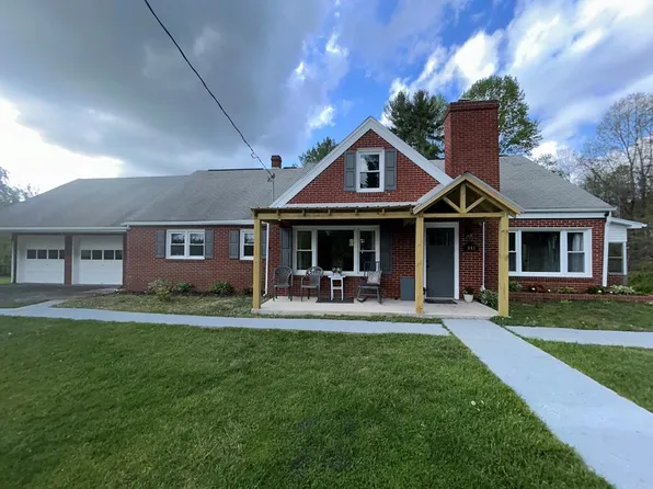 961 Ridge Rd, Austinville, VA 24312