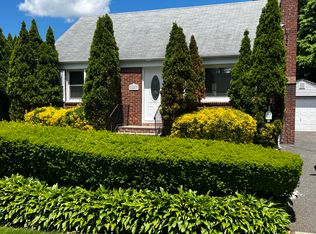 2457 4th Ave, East Meadow, NY 11554