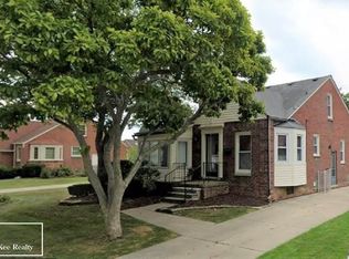 22640 Manor St, Saint Clair Shores, MI 48081