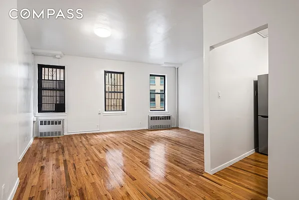 Rented by Compass | media 7