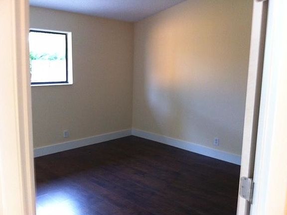 5th image of 11193 NW 38th Pl