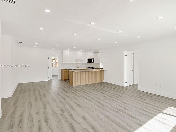 5th image of 10551 NW 24th St #10551