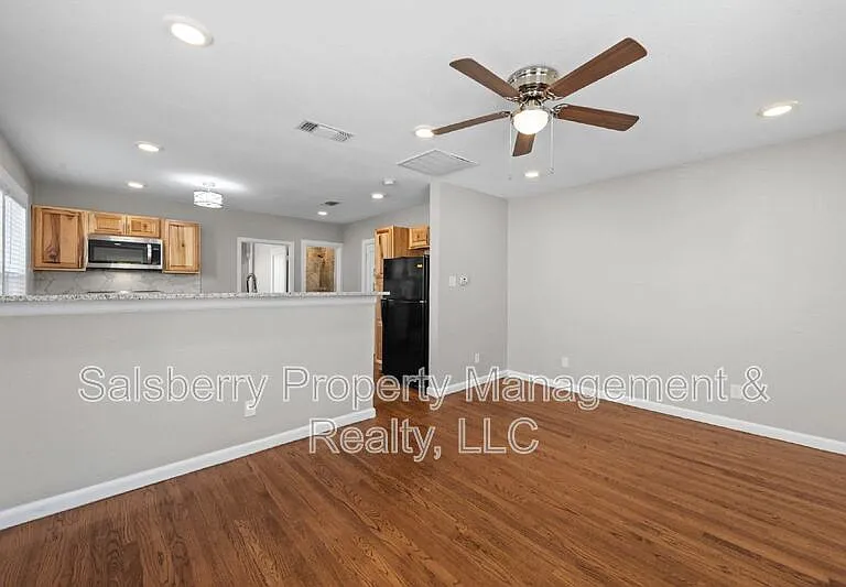 3772 W 6th St — Photo 5