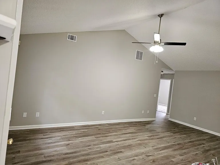 10 Chimney Ct — Photo 5