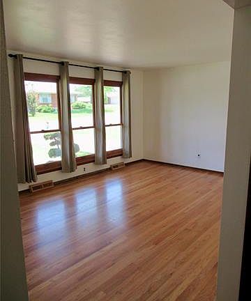 4th image of 806 Walden Dr