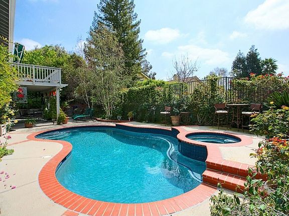 5th image of 2026 Brookfield Dr