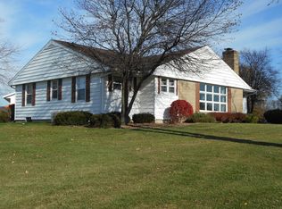 6045 E Buss Rd, Clinton, WI 53525
