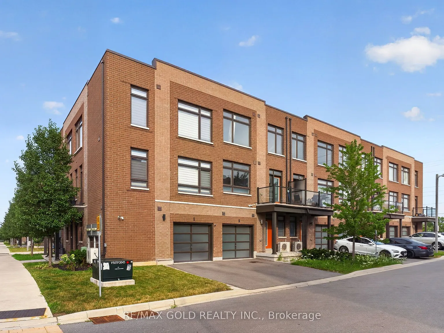 2 bed, $2,600 — Photo 2