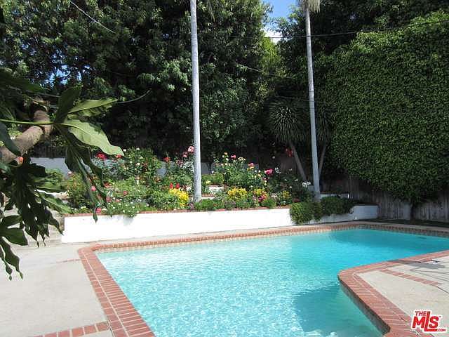 2nd image of 3023 Haddington Dr