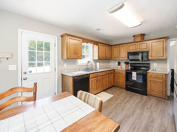 5th image of 745 Lee Road 2095