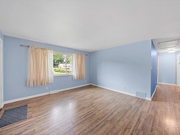 4th image of 4050 Hutchinson Rd