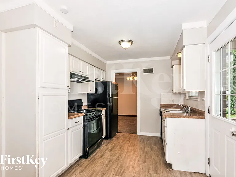 4440 Parker Rd — Photo 7
