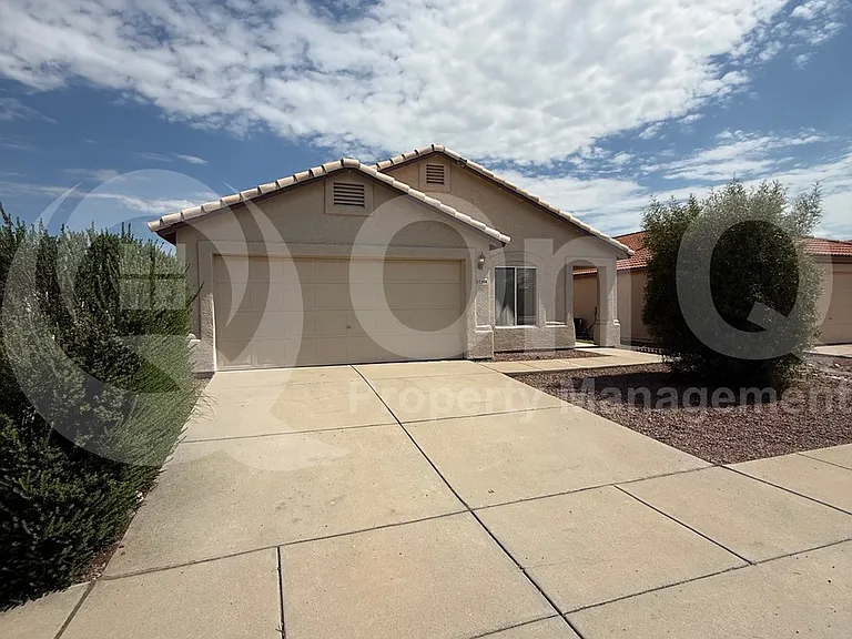 2396 W Silverbell Tree Dr — Photo 1