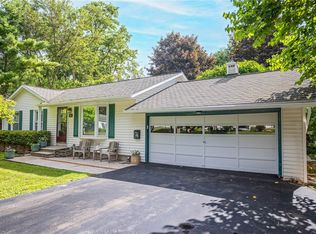 12 Garden Ln, Le Roy, NY 14482
