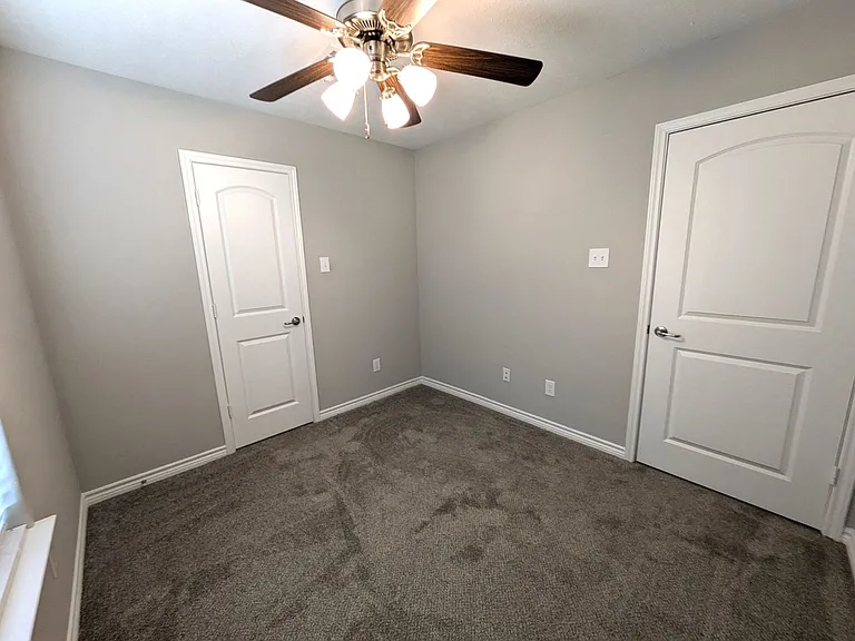 610 Craig St — Photo 10