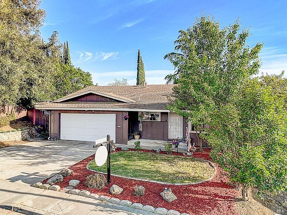 4th image of 311 Gardenia Circle