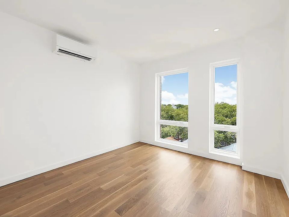 1st image of 588 E 8th St #2D
