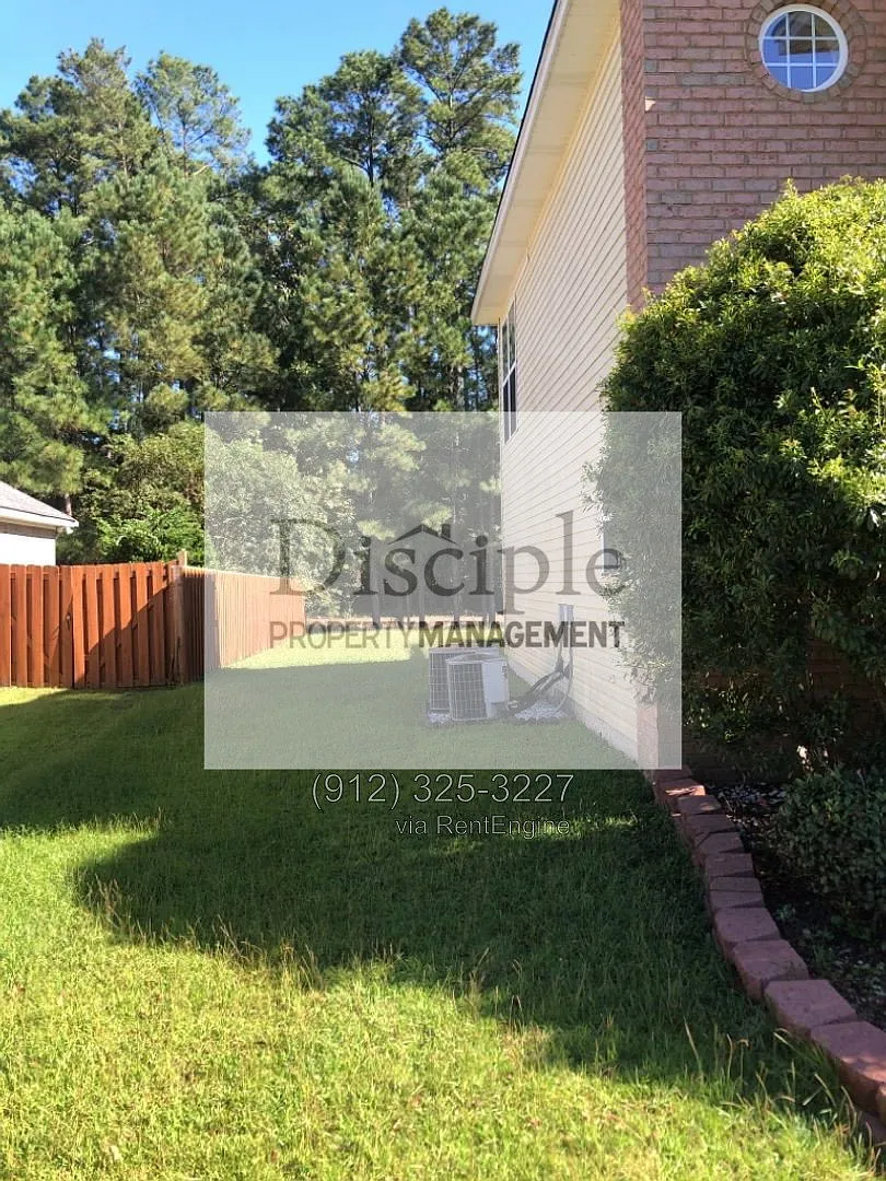 4 bed, 3.0 bath, 2710 sqft, $2,500 — Photo 3