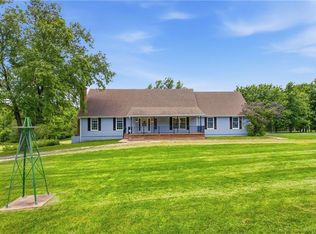 20208 S Bridle Ln, Peculiar, MO 64078