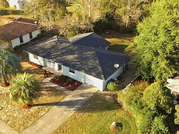 3rd image of 412 Shores Blvd
