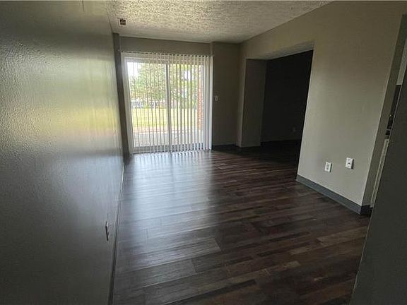2nd image of 623 Lovers Ln #A8