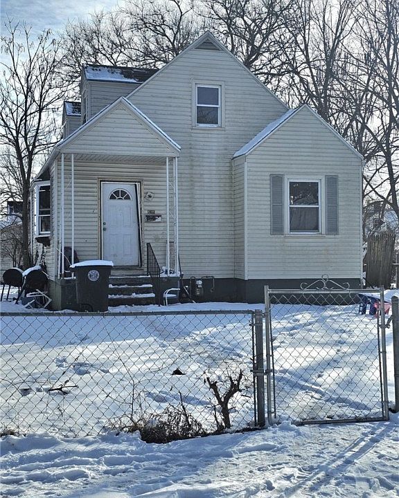 1st image of 4700 Forsythe Ave