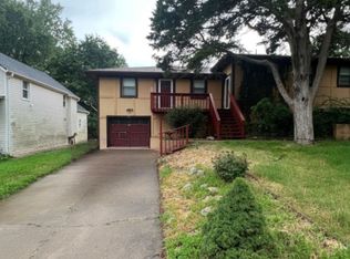 1908 Cleveland Ter, Leavenworth, KS 66048