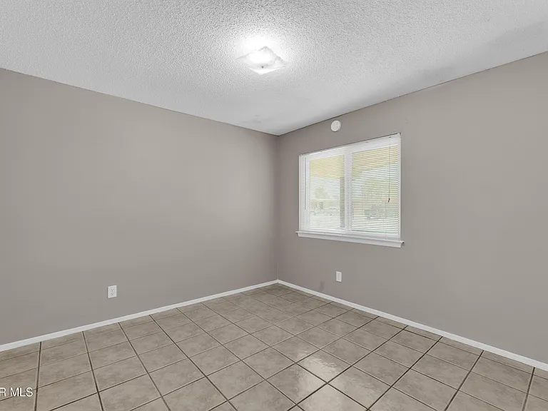 228 Caribe Cir — Photo 27