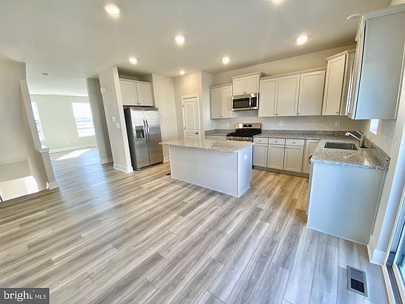 5th image of 29819 Millington Ln