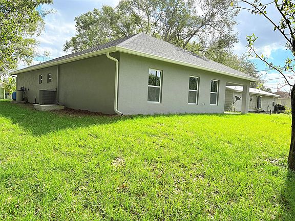5th image of 3289 NW 33rd Avenue