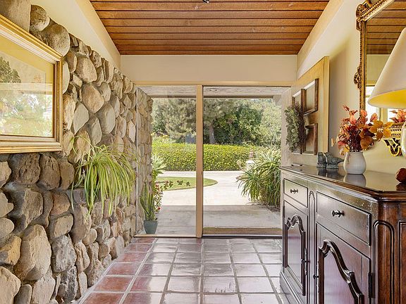 5th image of 11111 Foothill Rd