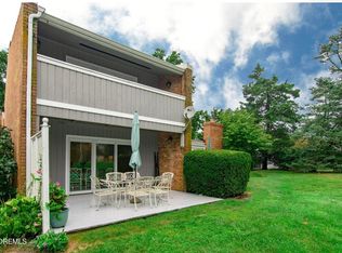 68 Linden Ct, Spring Lake, NJ 07762
