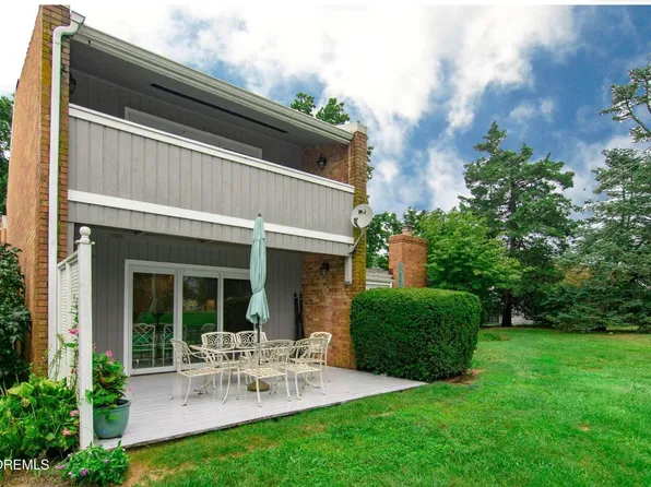 68 Linden Ct, Spring Lake, NJ 07762