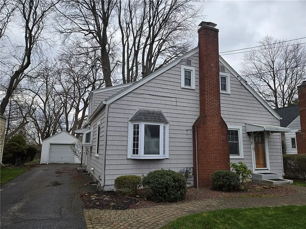 3 Celia Dr photo 1