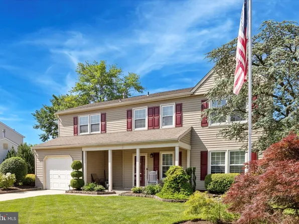 21 Glamis Rd, Blackwood, NJ 08012