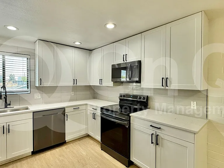 1840 W Thomas Rd #16 — Photo 3