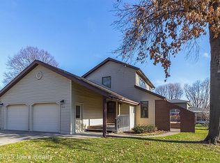 5645 Lakepoint Cir, Johnston, IA 50131