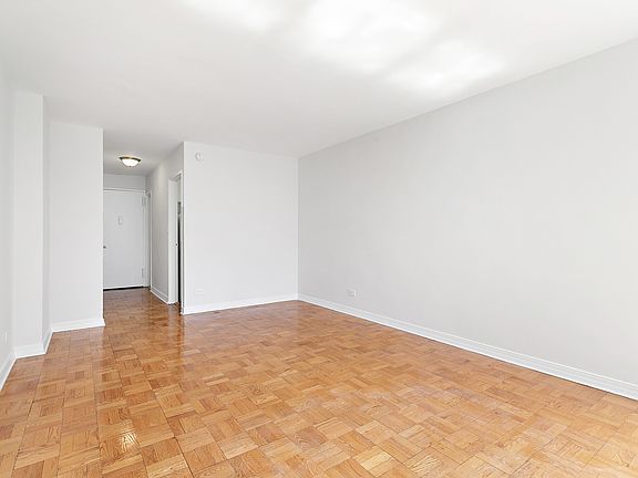 5th image of 200 E 15th St APT 4B