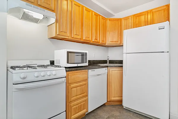 Rented by REAL New York | media 28