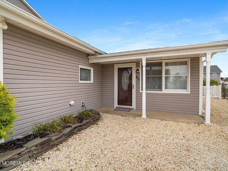 60 Mary Alice Rd — Photo 3