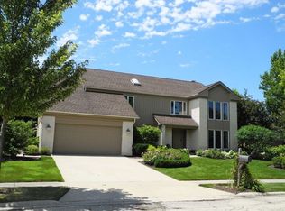 24 Kenmore Ave, Deerfield, IL 60015