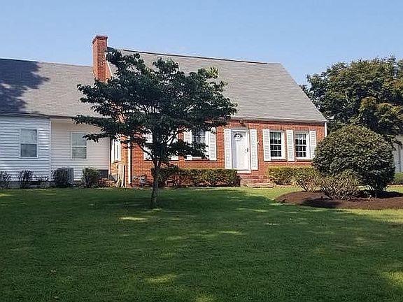 5th image of 208 Teague Dr
