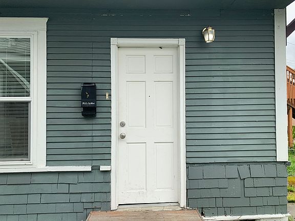 2nd image of 3824 S Park Ave #B