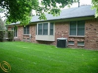 4th image of 36053 Parklane Cir