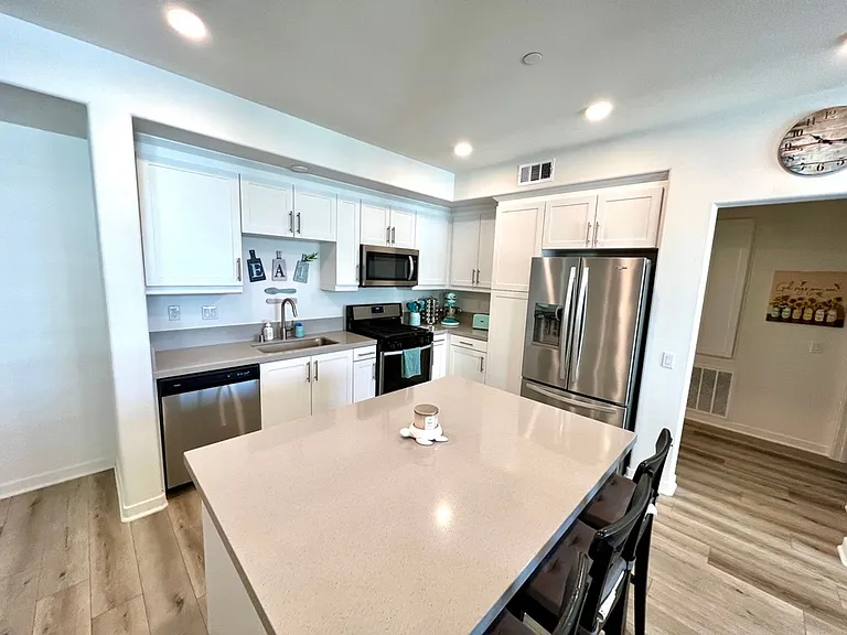 9369 Solaire Pl — Photo 5