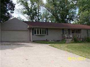3057 Woods Dr, Springfield, OH 45506