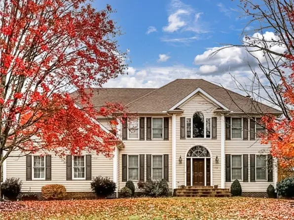 102 Beau Dr, Edinboro, PA 16412